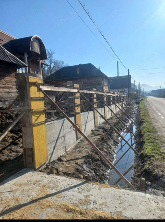 Casa de vanzare in rosu Parter+etaj+mansarda Valea Izei din Maramureș — fotografie 4