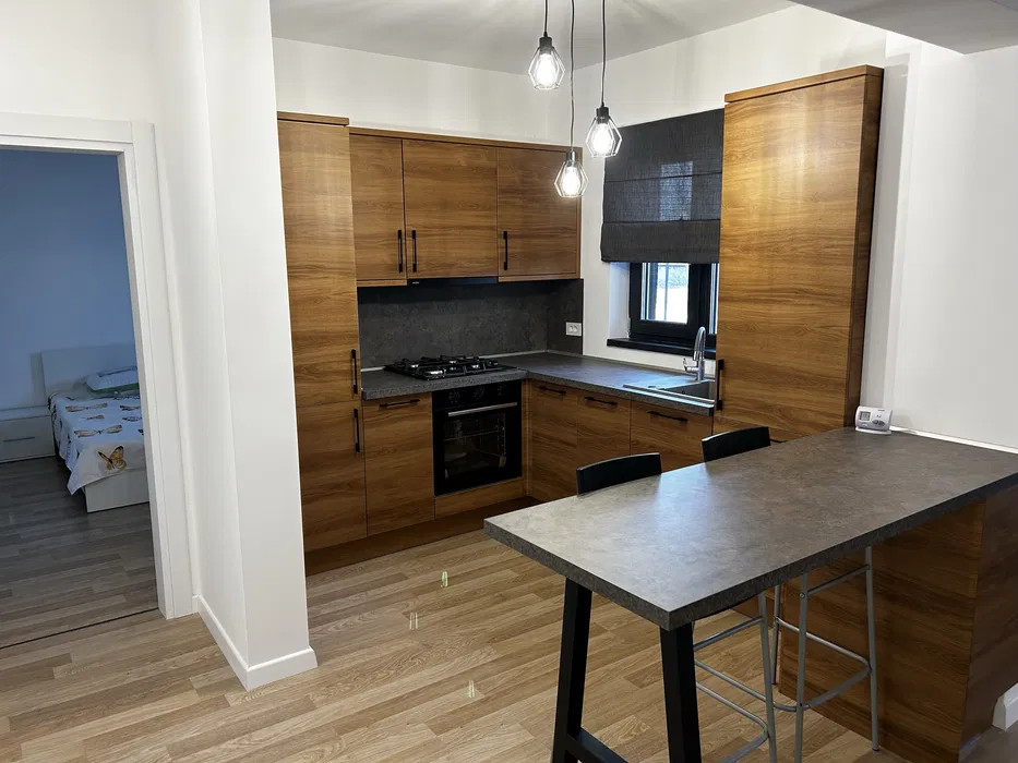 3 Camere cu 2 Bai + 2 Balcoane si parcare de inchiriat in South Side — fotografie 2