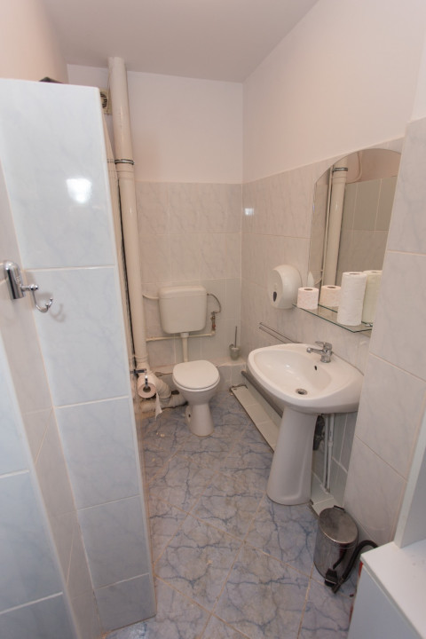 Parcul Carol | Stradal | Spatiu Comercial 16 mp | Toate utilitatile — fotografie 12