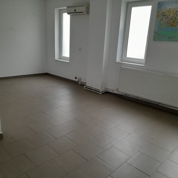 Spatiu de birouri Zona Episcopiei Ramnicu Valcea — fotografie 3