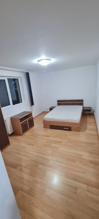 Spatiu Comercial in Vila 6 Camere Vitan Bucuresti — fotografie 3