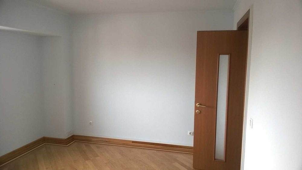 Spatiu Birouri 4 Camere P-ta Alba Iulia Bucuresti — fotografie 2