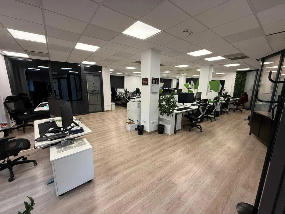 Imobil birouri de inchiriat | 900Mp | Disponibil din 01 iunie 2025  — fotografie 2