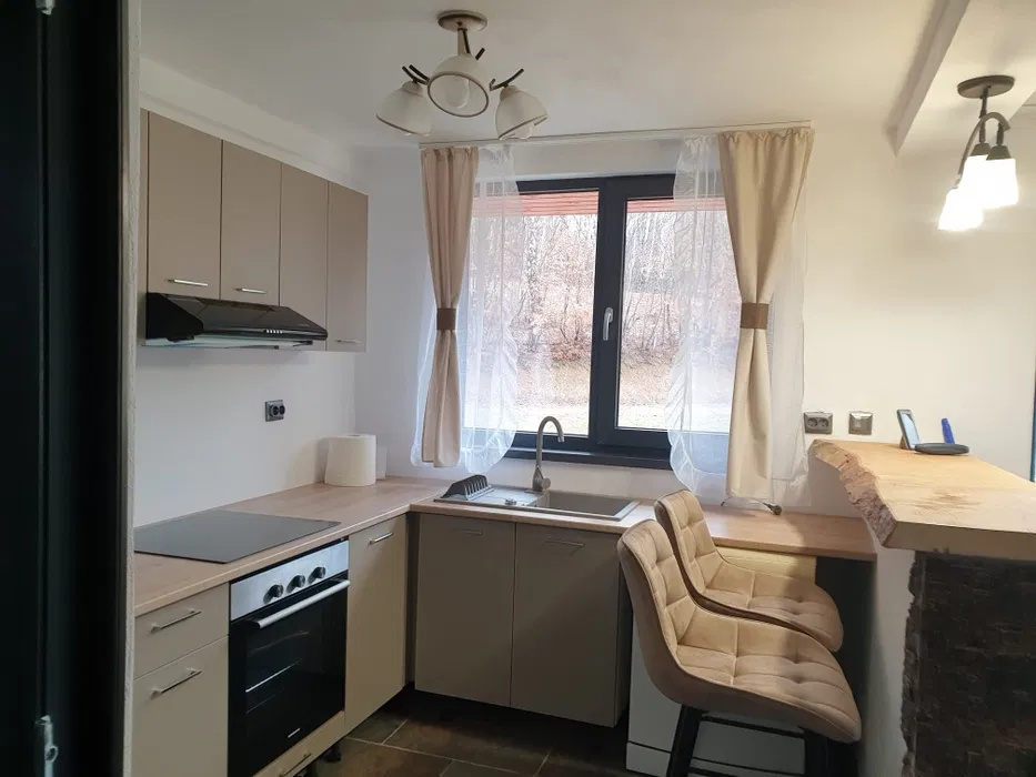 Cabana de vanzare | 4 camere | 2 băi | teren de 1500mp — fotografie 3