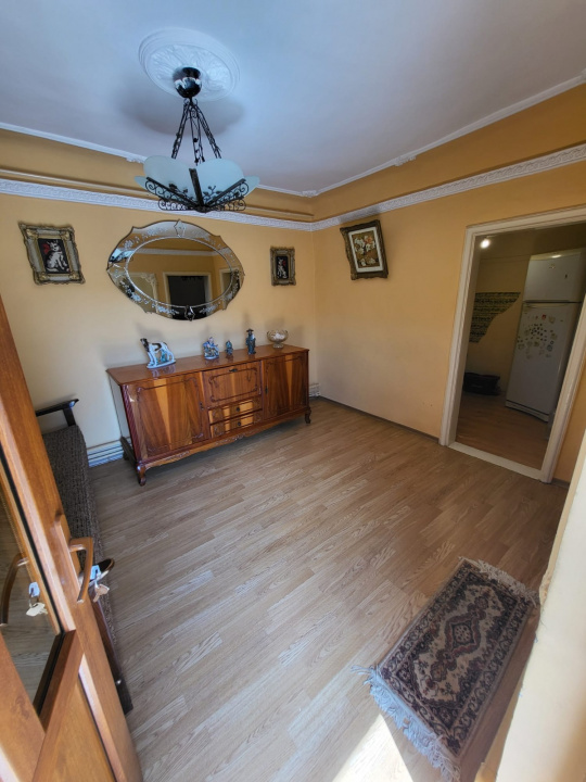 Casa batraneasca de renovat cu teren 177 MP Deschidere 13 in KM-4 — fotografie 5