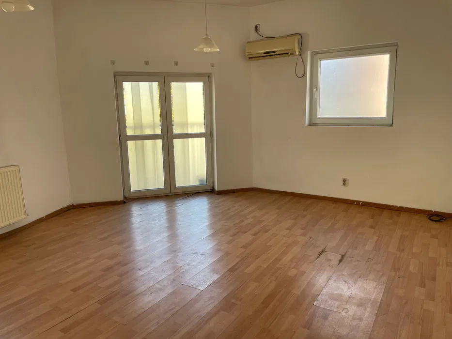 Spatiu Comercial / Birouri Marasesti Mansarda 30 Mp  — fotografie 2