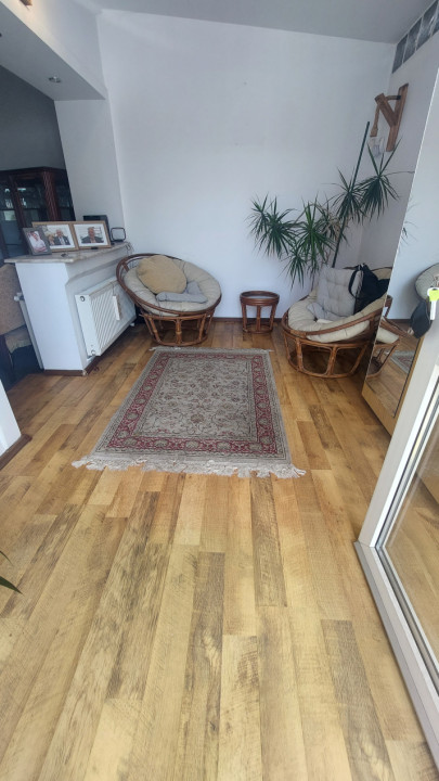 Apartament 3 camere | Zona Postei-Bucov | Curte proprie | Garaj — fotografie 4