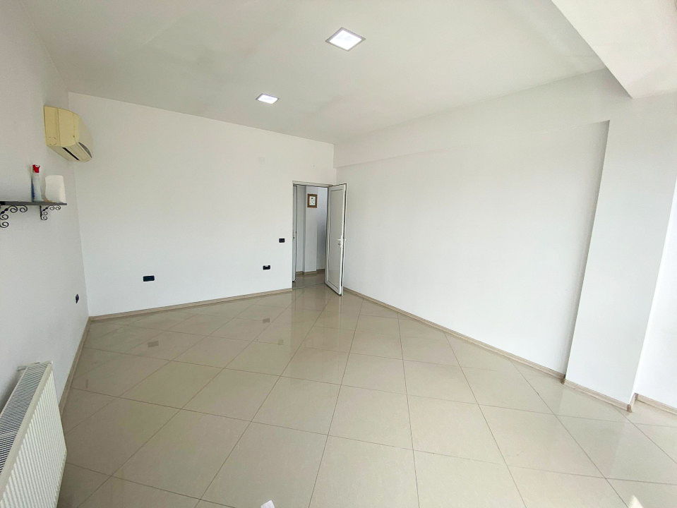 Spatiu Comercial 58 mp Et. 1 cu vitrina si vad in Inel II — fotografie 4