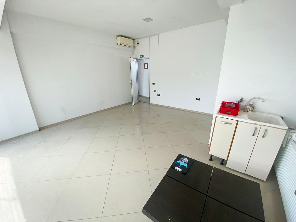 Spatiu Comercial 58 mp Et. 1 cu vitrina si vad in Inel II — fotografie 3