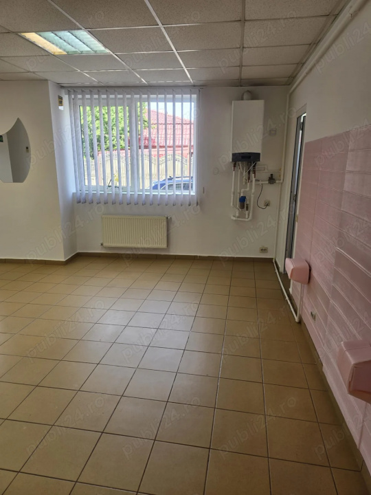 spatiu comercial langa piata 23 august — fotografie 4