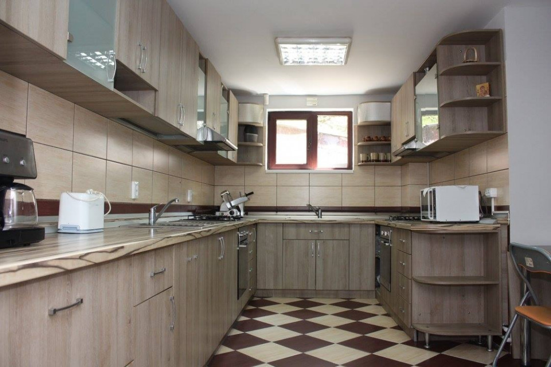 Pensiune | Sinaia- Zona Cumpatu | 14 Camere — fotografie 11