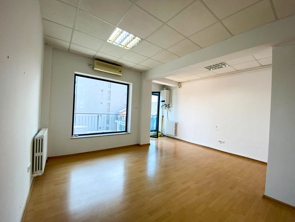 Spatiu Birouri 70 MP cu balcon in cladire de birouri zona Delfinariu — fotografie 4