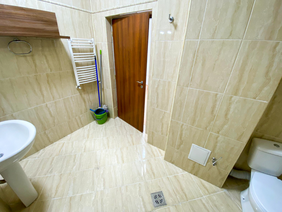 Spatiu Birouri 70 MP cu balcon in cladire de birouri zona Delfinariu — fotografie 8