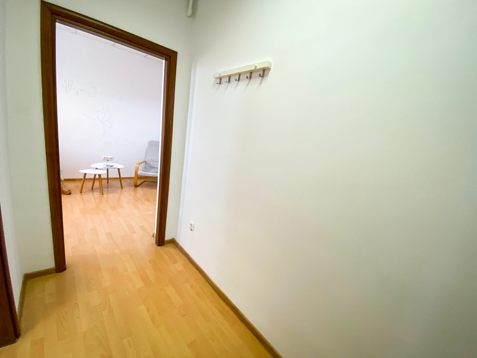 Spatiu Birouri 70 MP cu balcon in cladire de birouri zona Delfinariu — fotografie 13