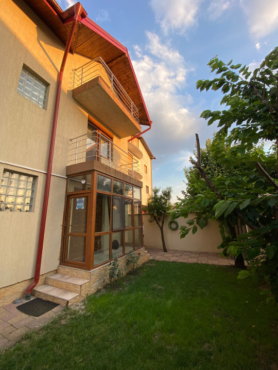 Dobroesti | Vila 8 Camere | P+1+M+P | TEREN 360 Mp | Constructie 2008 — fotografie 3