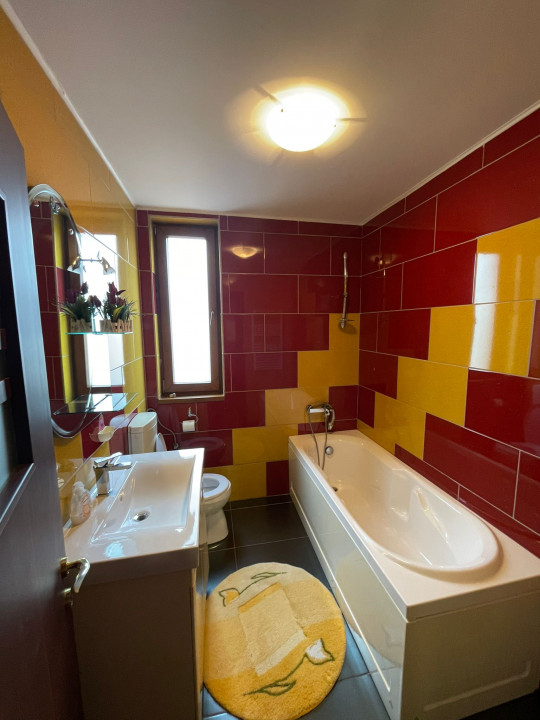 Dobroesti | Vila 8 Camere | P+1+M+P | TEREN 360 Mp | Constructie 2008 — fotografie 42