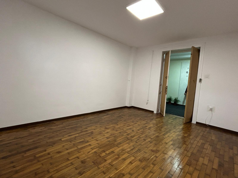  Apartament 5 Camere P-ta Alba Iulia Bucuresti — fotografie 3