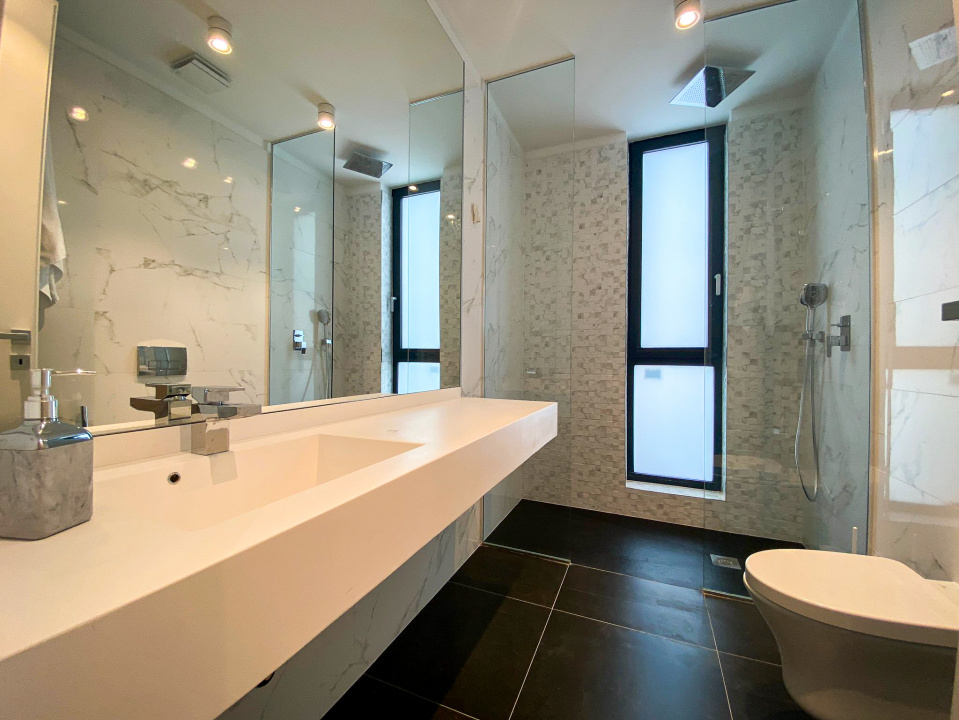 2 Camere de lux 63 MP cu 2 Bai si balcon in One Mamaia Nord — fotografie 23