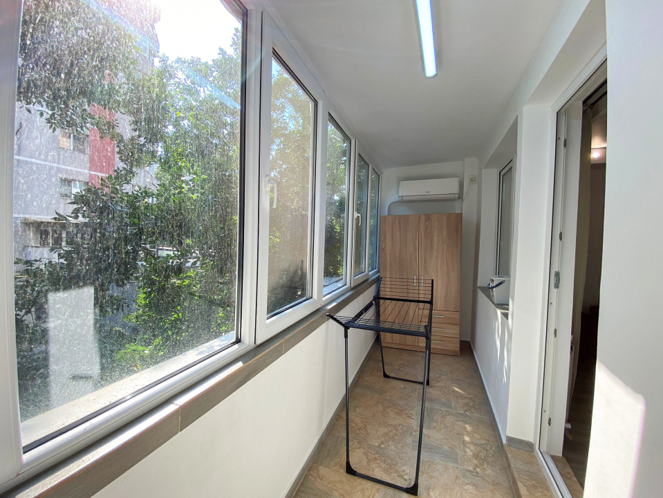 2 Camere Modern Complet renovat cu balcon si parcare pe Bd Ferdinand — fotografie 2