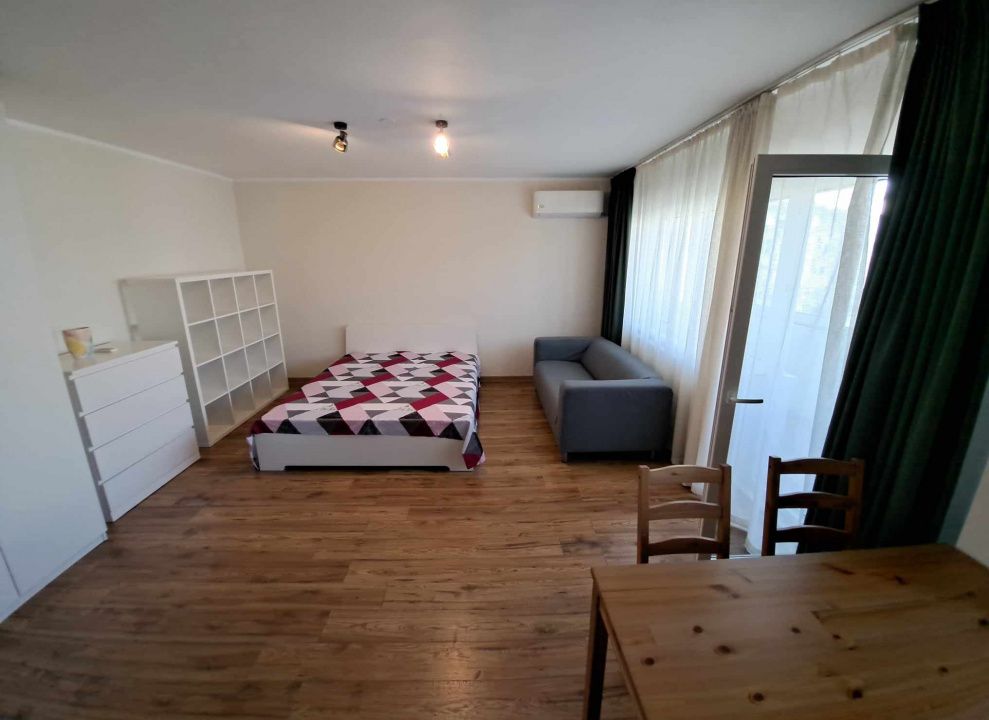 Decebal | Garsoniera | Open Space | Balcon | Anvelopat | — fotografie 2