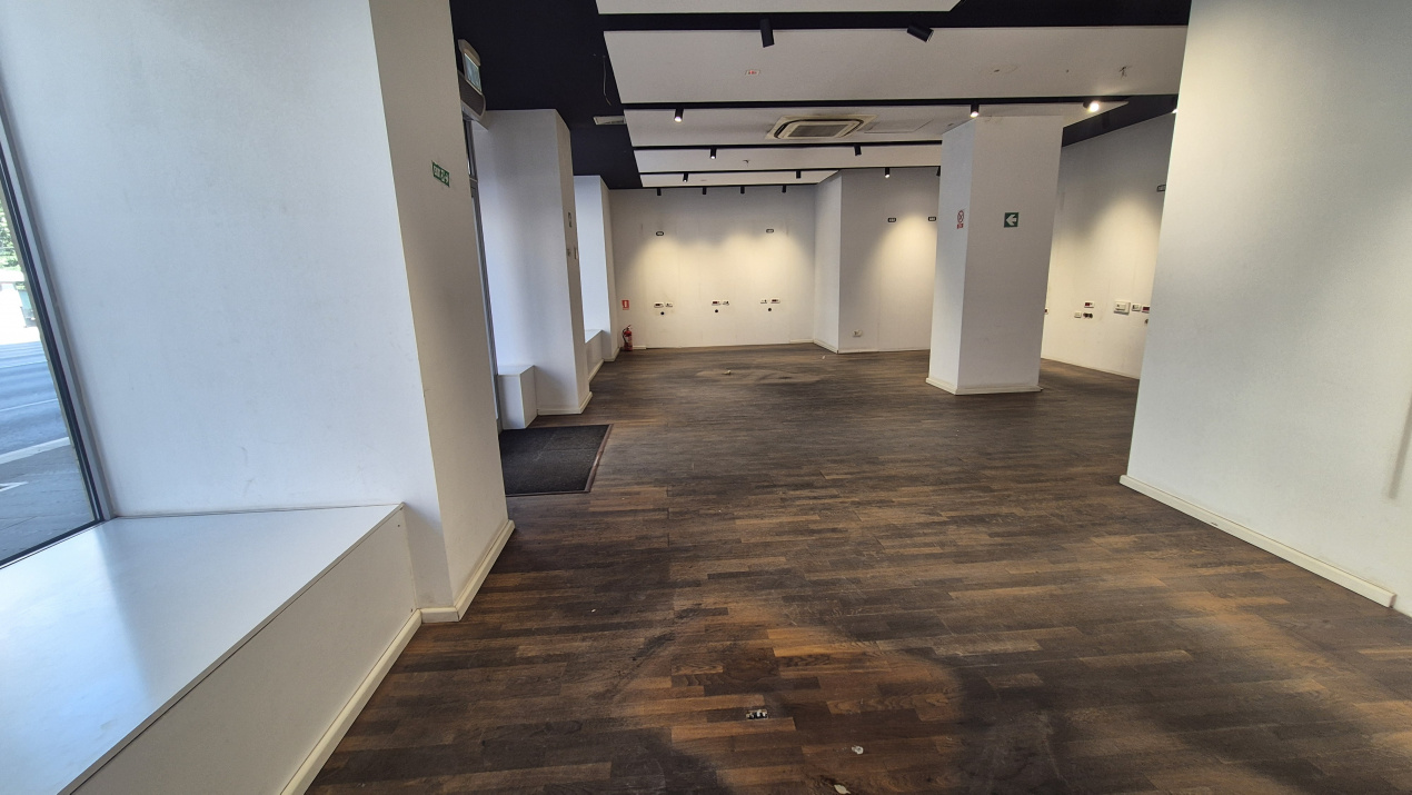 Spatiu Comercial Bulevardul Magheru Piata Romana