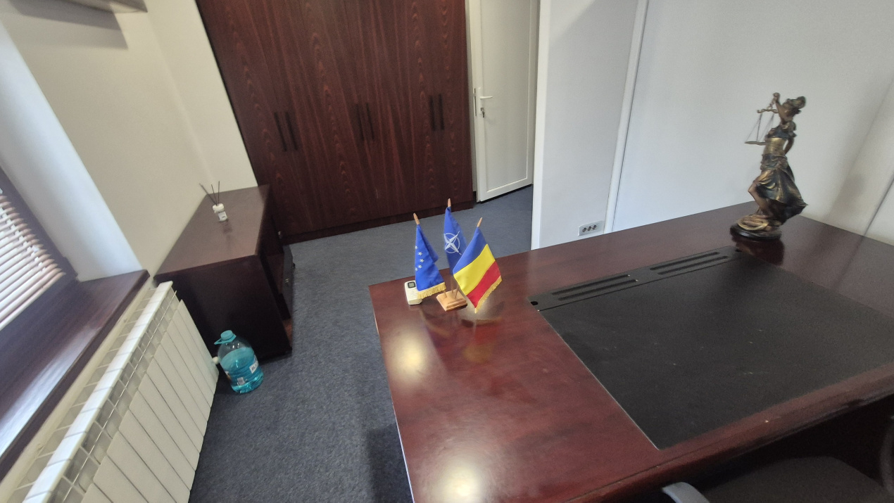 Inchiriere cabinet avocat – camera in apartament de birouri ultracentral — fotografie 4