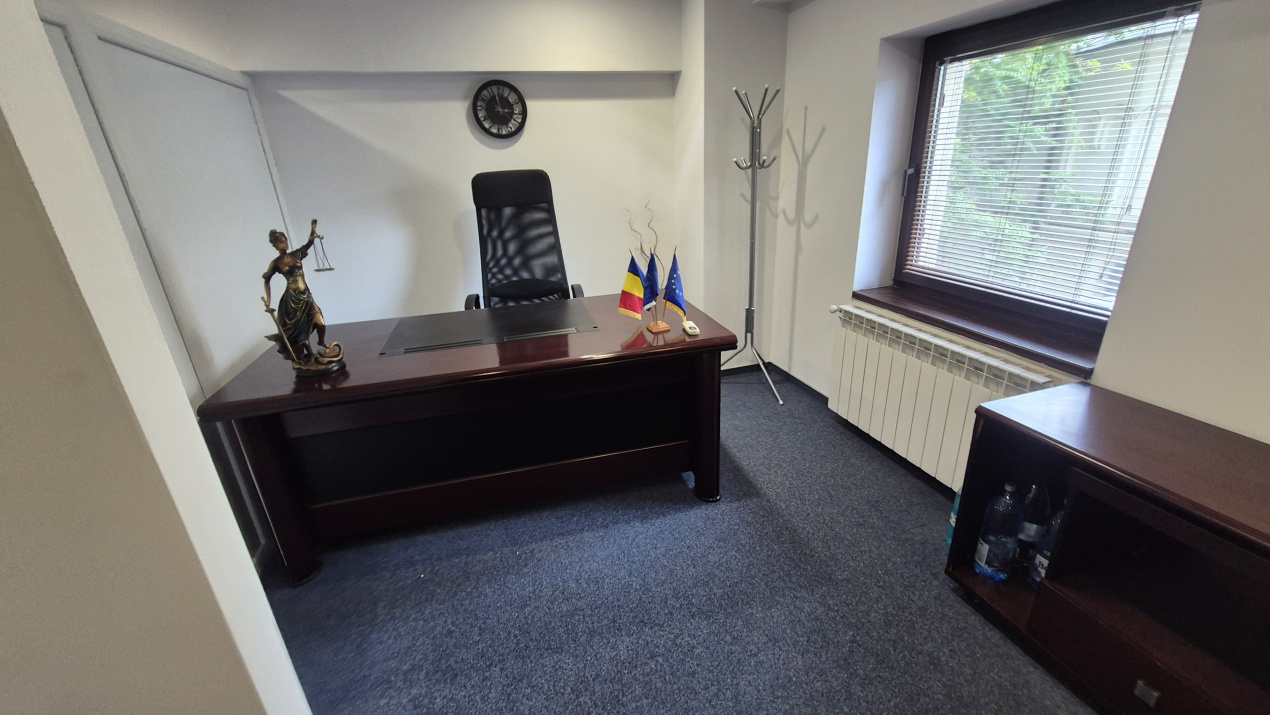 Inchiriere cabinet avocat – camera in apartament de birouri ultracentral — fotografie 2