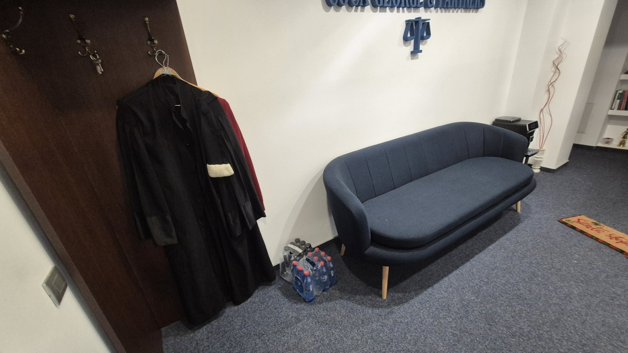 Inchiriere cabinet avocat – camera in apartament de birouri ultracentral — fotografie 9