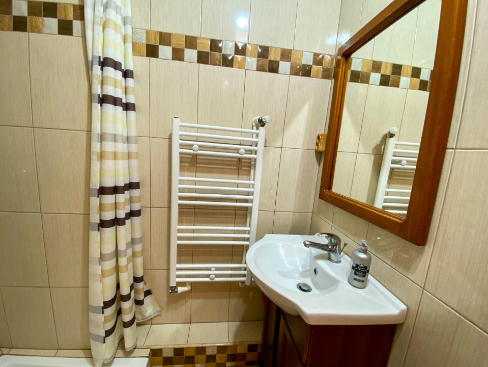 De inchiriat Casa renovata pentru Birouri 2 Camere cu curte in Centru — fotografie 10