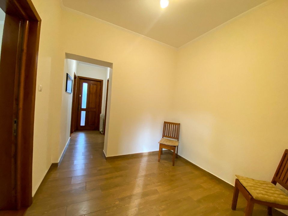De inchiriat Casa renovata pentru Birouri 2 Camere cu curte in Centru — fotografie 12