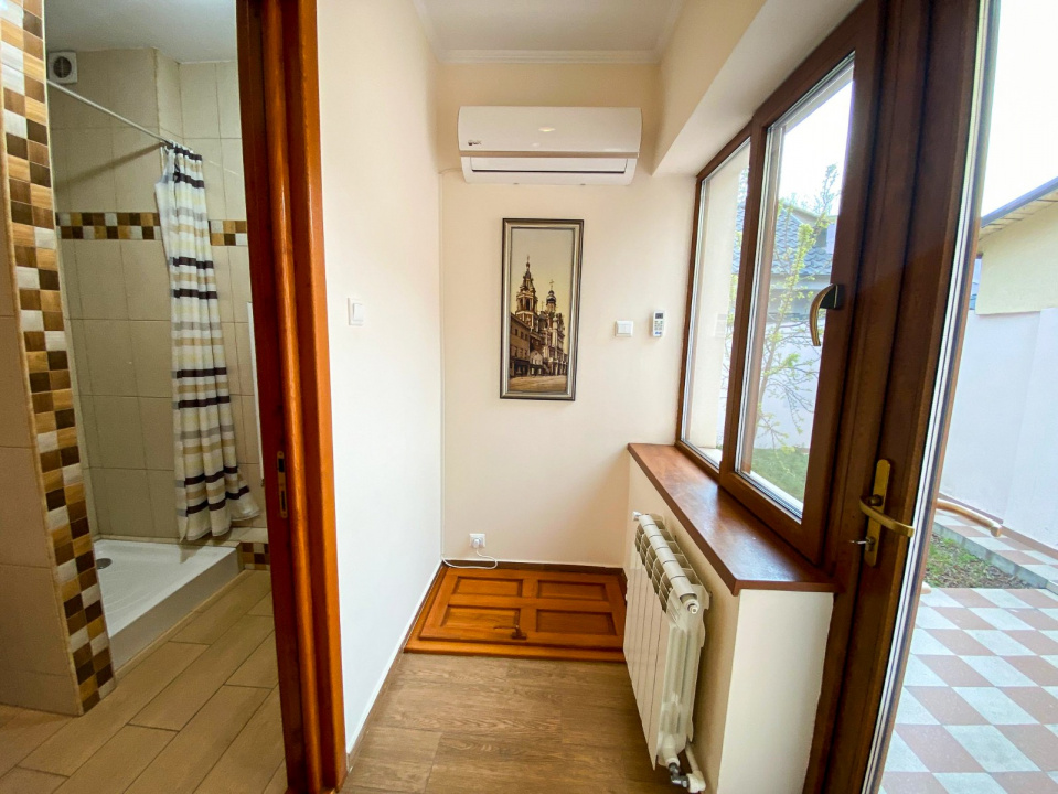 De inchiriat Casa renovata pentru Birouri 2 Camere cu curte in Centru — fotografie 14