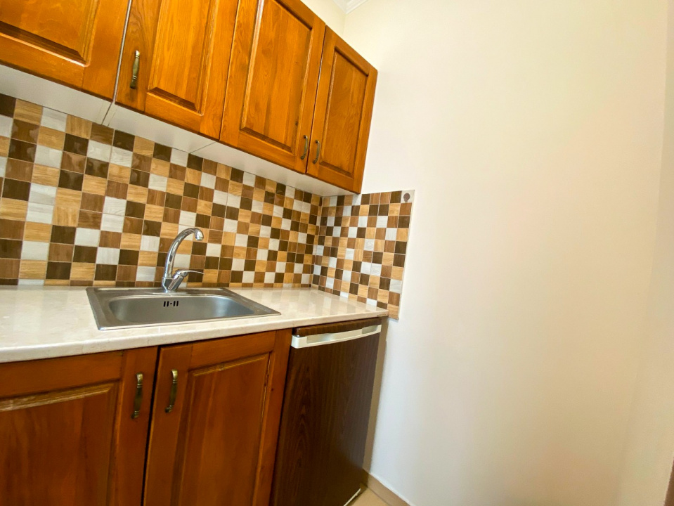 De inchiriat Casa renovata pentru Birouri 2 Camere cu curte in Centru — fotografie 17