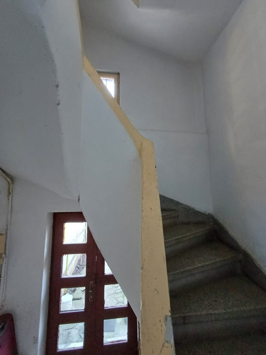 Bd. Unirii, Alba Iulia | 3 Camere | Balcon | Centrala | Etaj 1 — fotografie 2