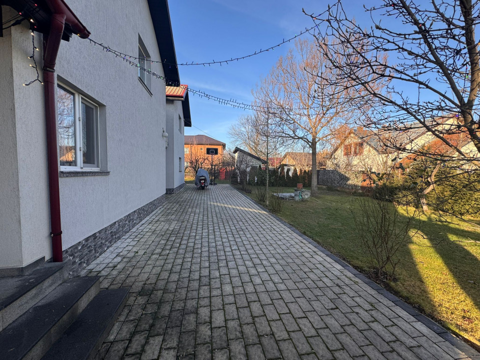 Casa Glina | 300 mp utili | 1000 mp teren | 9 Camere | 4 Bai  — fotografie 11