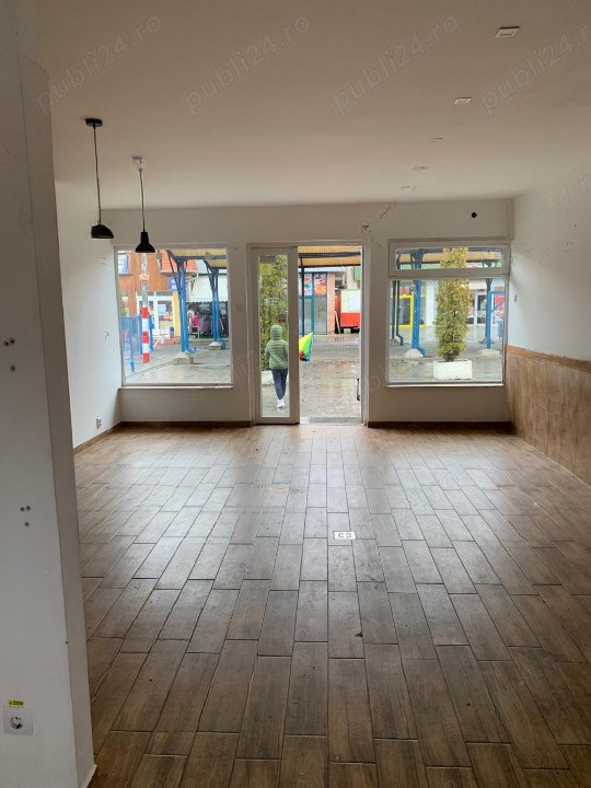 | Spatiu Comercial | 7 Noiembrie | — fotografie 3