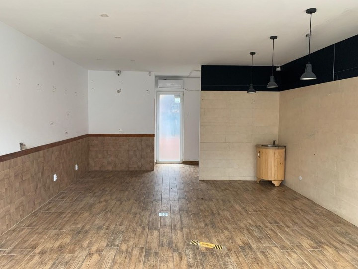 | Spatiu Comercial | 7 Noiembrie | — fotografie 2