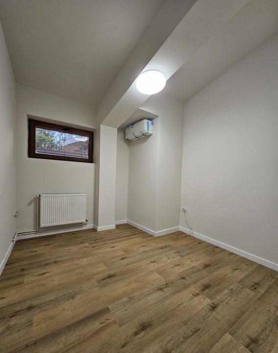 Spatiu birouri / 5 camere / Curte / 3 balcoane / Centrala / Nemobilata — fotografie 5