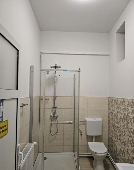 Spatiu birouri / 5 camere / Curte / 3 balcoane / Centrala / Nemobilata — fotografie 7
