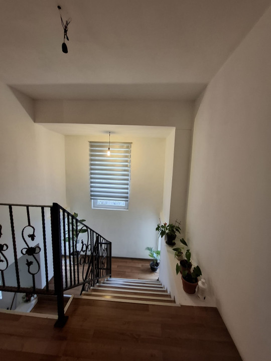 Vila/Duplex Rahova Bucuresti 421 MP 10 Camere — fotografie 9