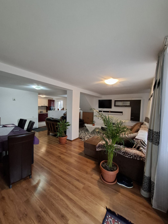 Vila/Duplex Rahova Bucuresti 421 MP 10 Camere — fotografie 7