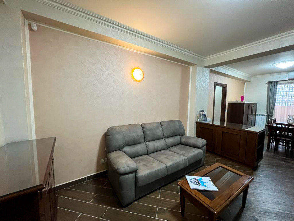 3 Camere Modern cu balcon de inchiriat in Mamaia Central — fotografie 3