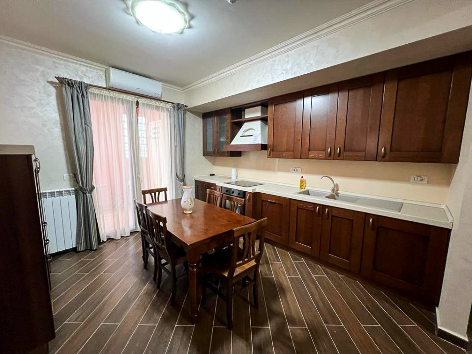 3 Camere Modern cu balcon de inchiriat in Mamaia Central — fotografie 4