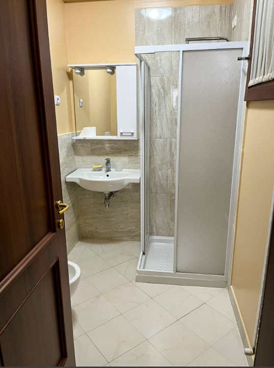 3 Camere Modern cu balcon de inchiriat in Mamaia Central — fotografie 18