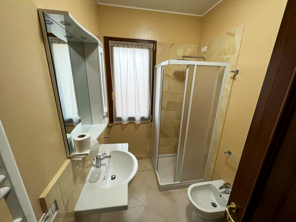 3 Camere Modern cu balcon de inchiriat in Mamaia Central — fotografie 20