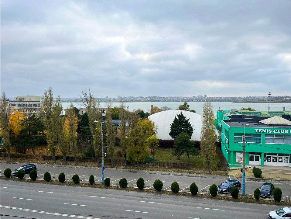 3 Camere Modern cu balcon de inchiriat in Mamaia Central — fotografie 23