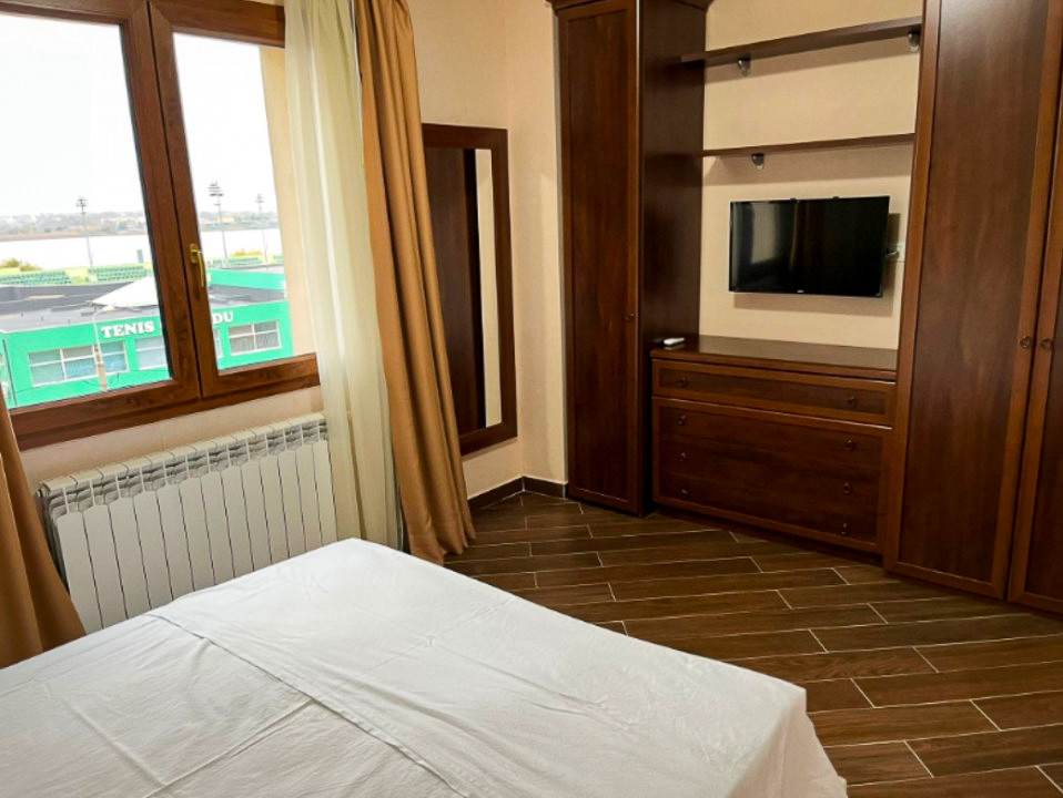 3 Camere Modern cu balcon de inchiriat in Mamaia Central — fotografie 11