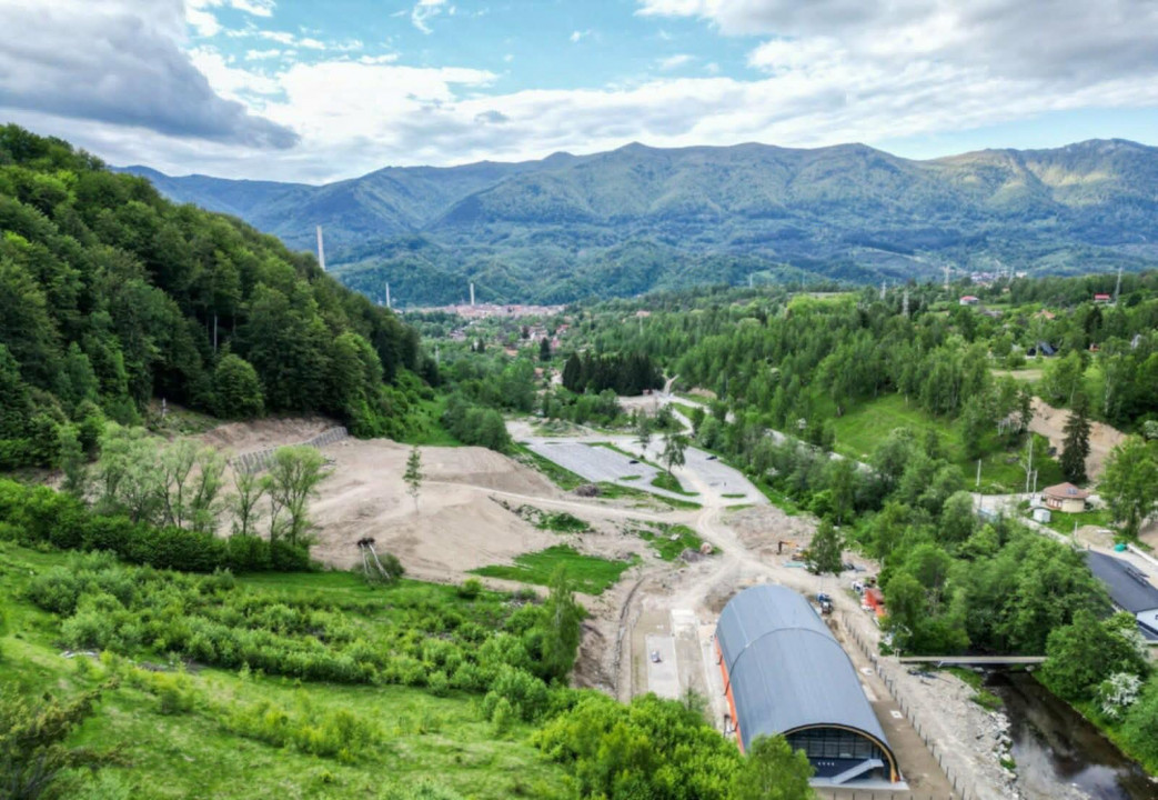 Teren 8564mp Lupeni — fotografie 8