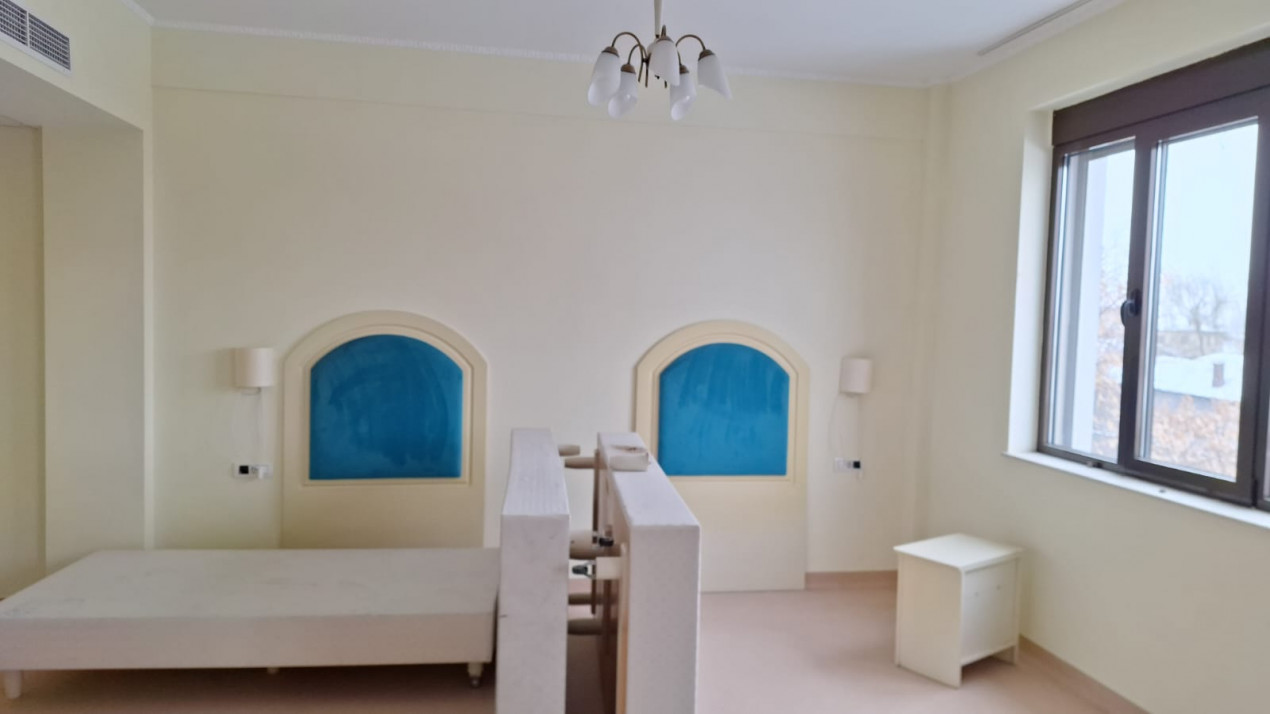 Bloc Stefanestii de Jos 5 etaje — fotografie 3