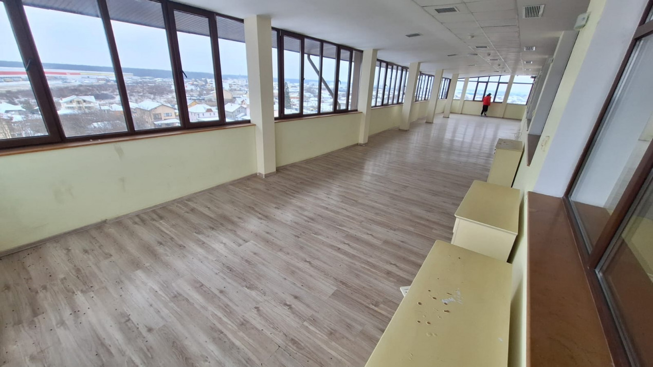 Bloc Stefanestii de Jos 5 etaje — fotografie 19
