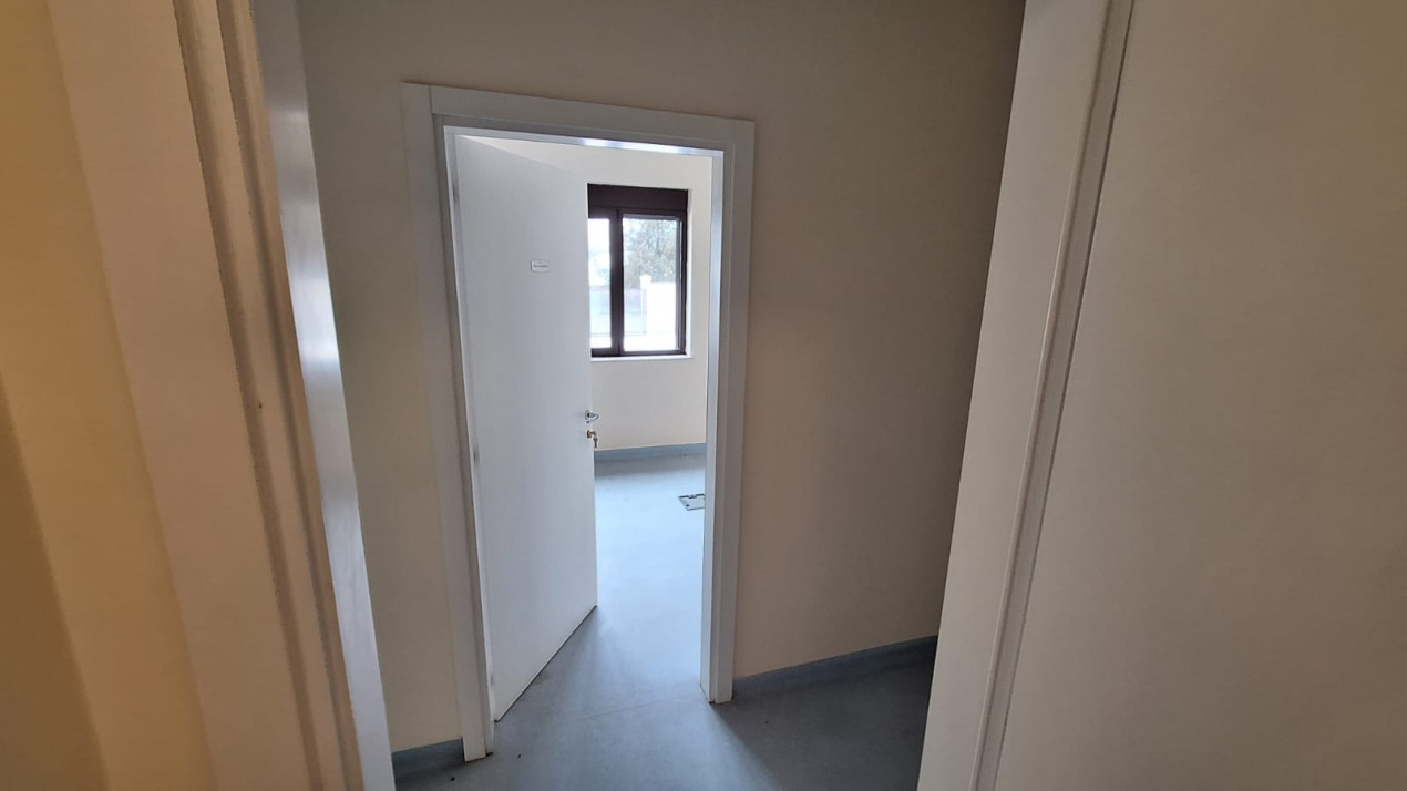 Bloc Stefanestii de Jos 5 etaje — fotografie 31